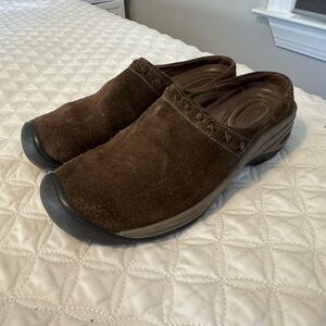 Keen Chambers Mule Suede Slip On size 8.5